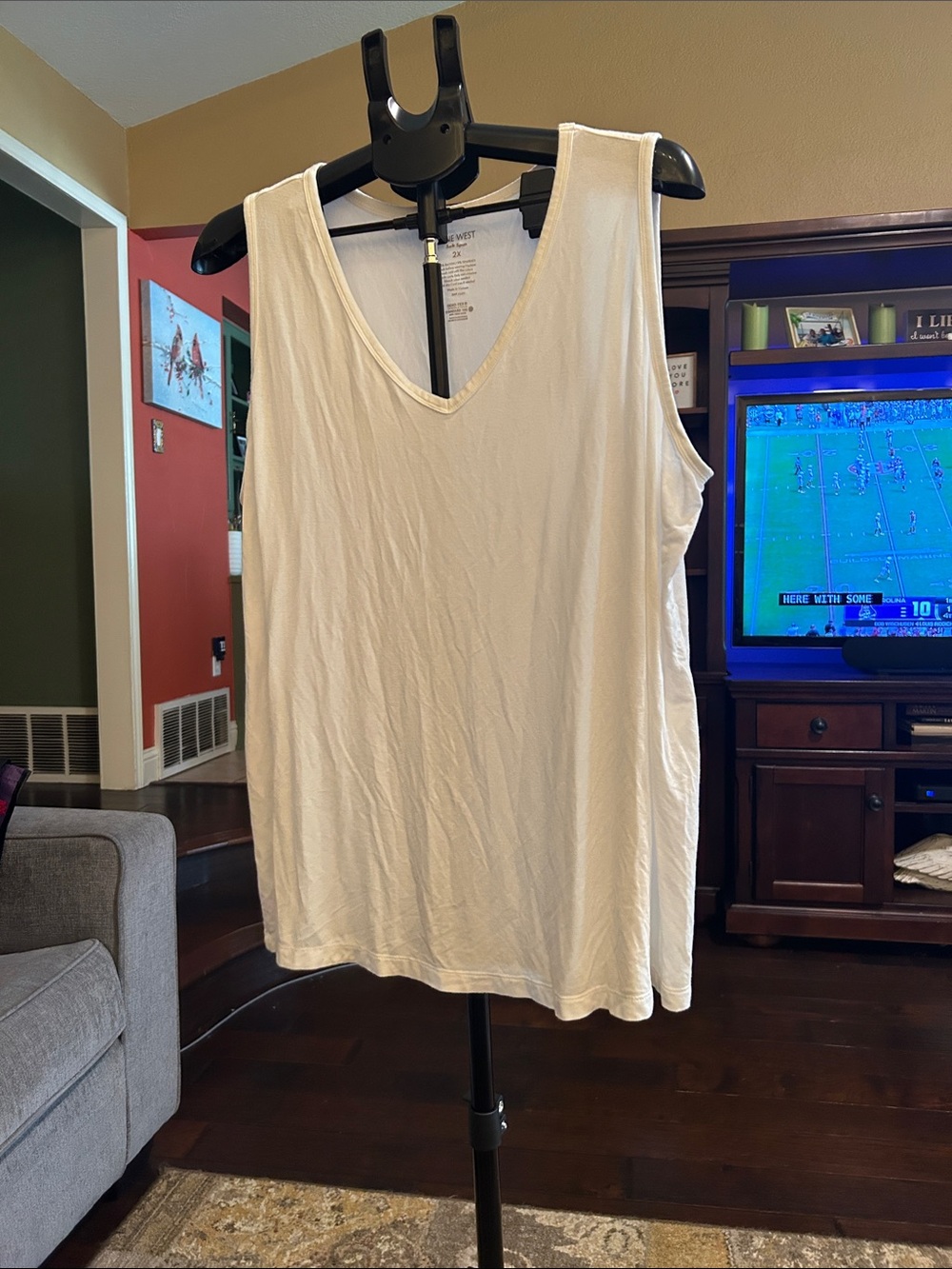 Nine West Cream V-Neck Tank Top
